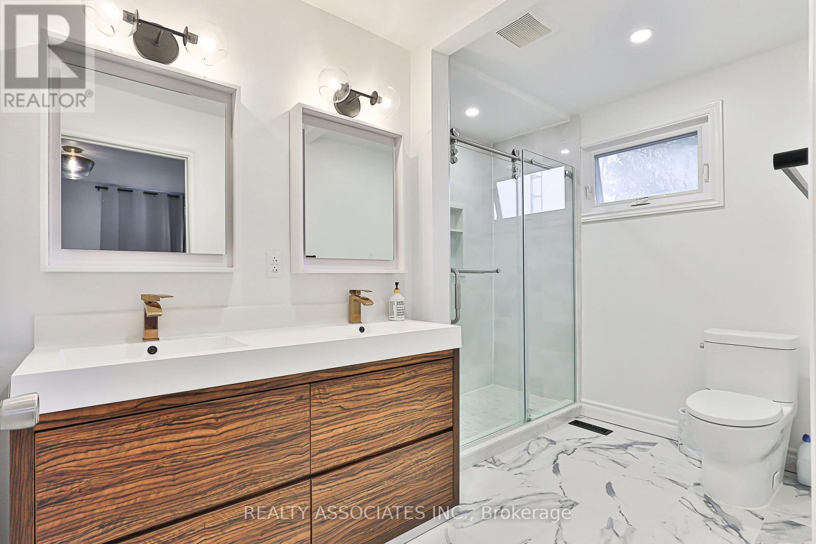 81 Derby Court, Newmarket, Ontario  L3Y 5Z8 - Photo 33 - N12559172