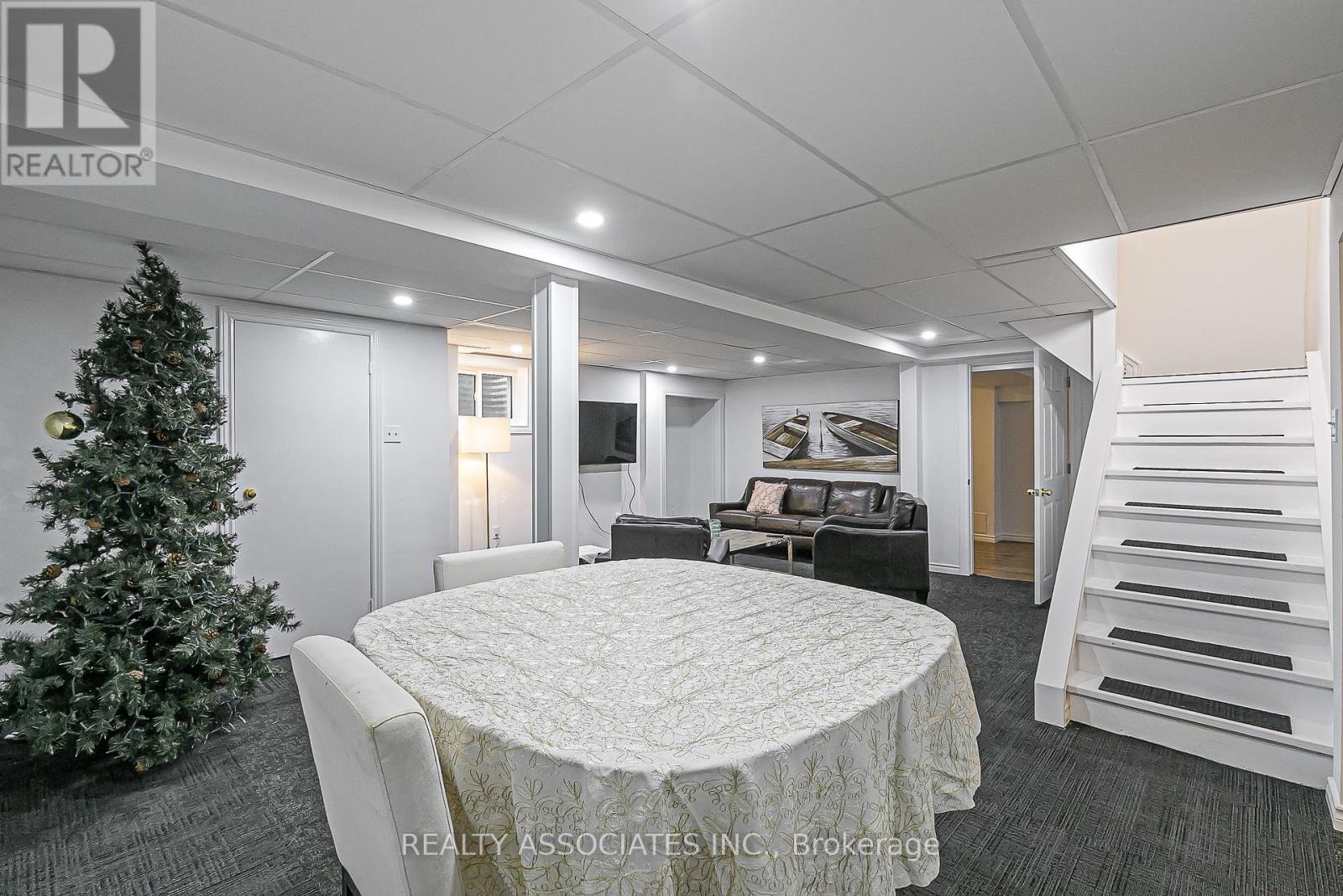 81 Derby Court, Newmarket, Ontario  L3Y 5Z8 - Photo 42 - N12559172