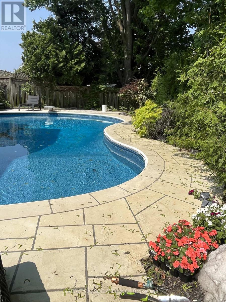 81 Derby Court, Newmarket, Ontario  L3Y 5Z8 - Photo 45 - N12559172