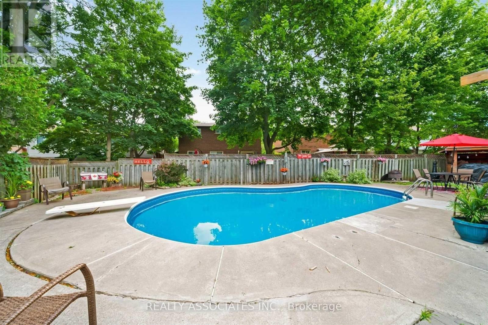 81 Derby Court, Newmarket, Ontario  L3Y 5Z8 - Photo 49 - N12559172