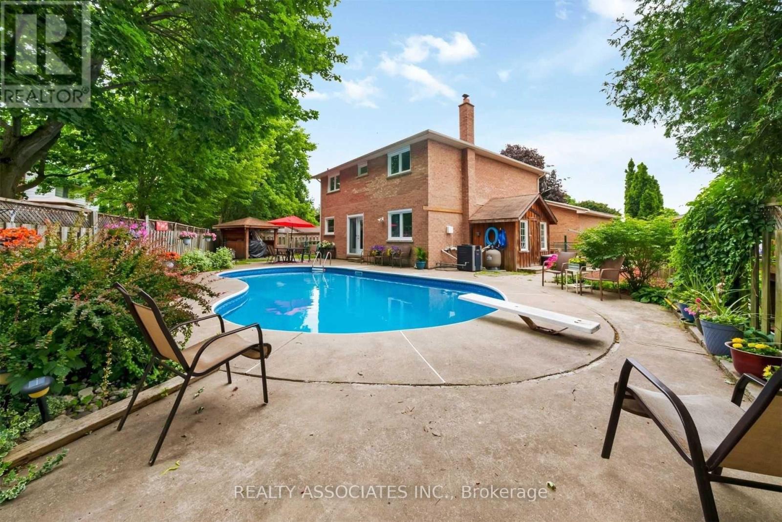 81 Derby Court, Newmarket, Ontario  L3Y 5Z8 - Photo 48 - N12559172