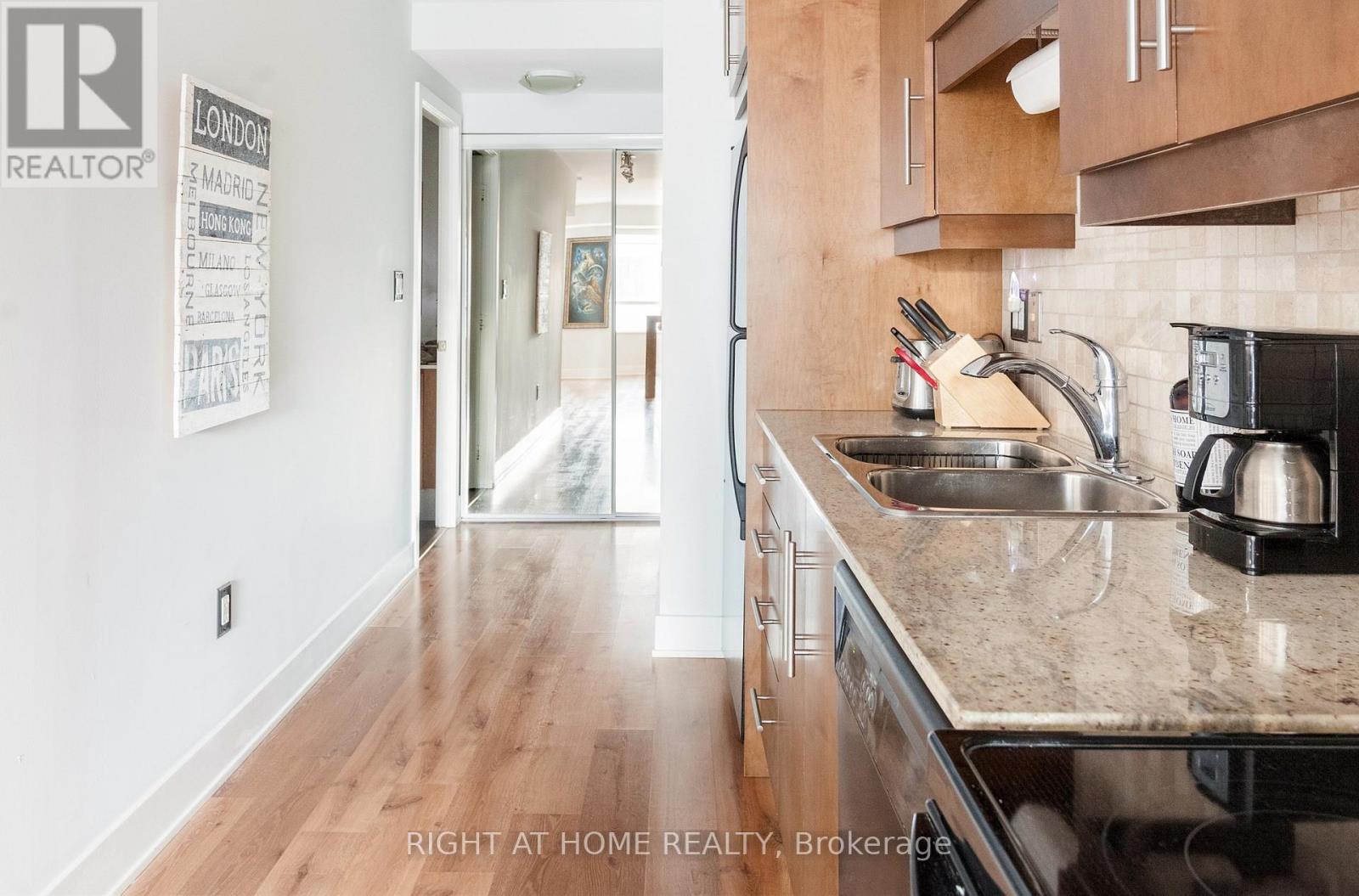 319 - 20 Blue Jays Way, Toronto, Ontario  M5V 3W6 - Photo 6 - C12570070