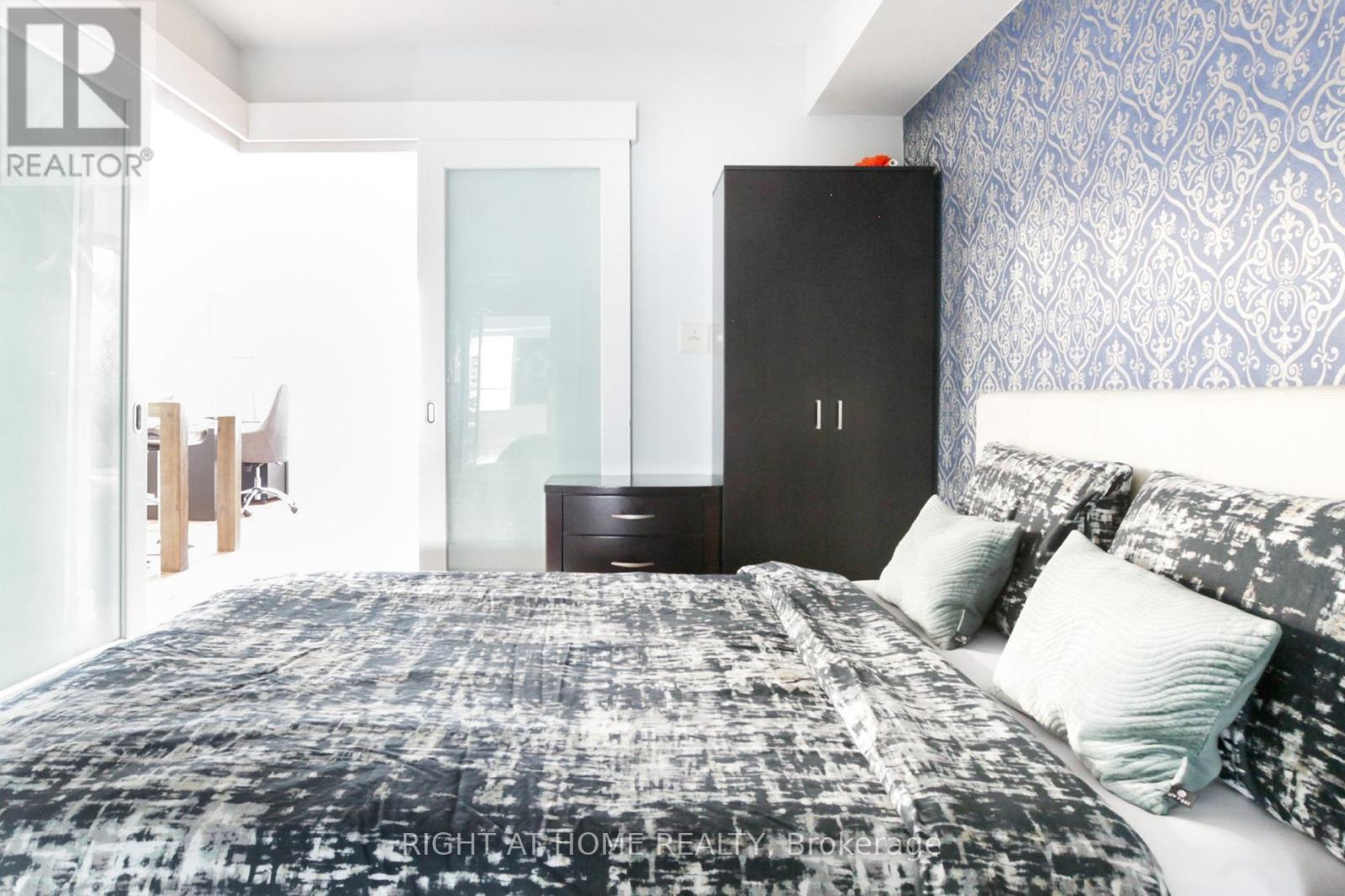 319 - 20 Blue Jays Way, Toronto, Ontario  M5V 3W6 - Photo 7 - C12570070