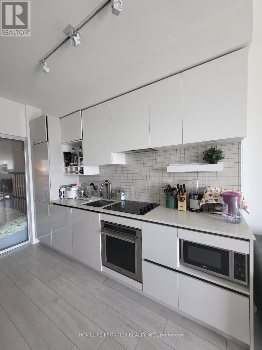 5807 - 950 Portage Parkway, Vaughan, Ontario  L4K 0J7 - Photo 10 - N12570078