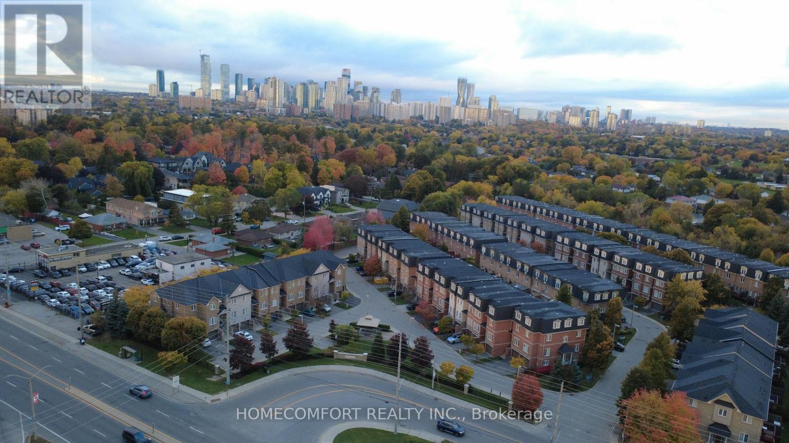 94 - 435 Hensall Circle, Mississauga, Ontario  L5A 4P1 - Photo 2 - W12570082