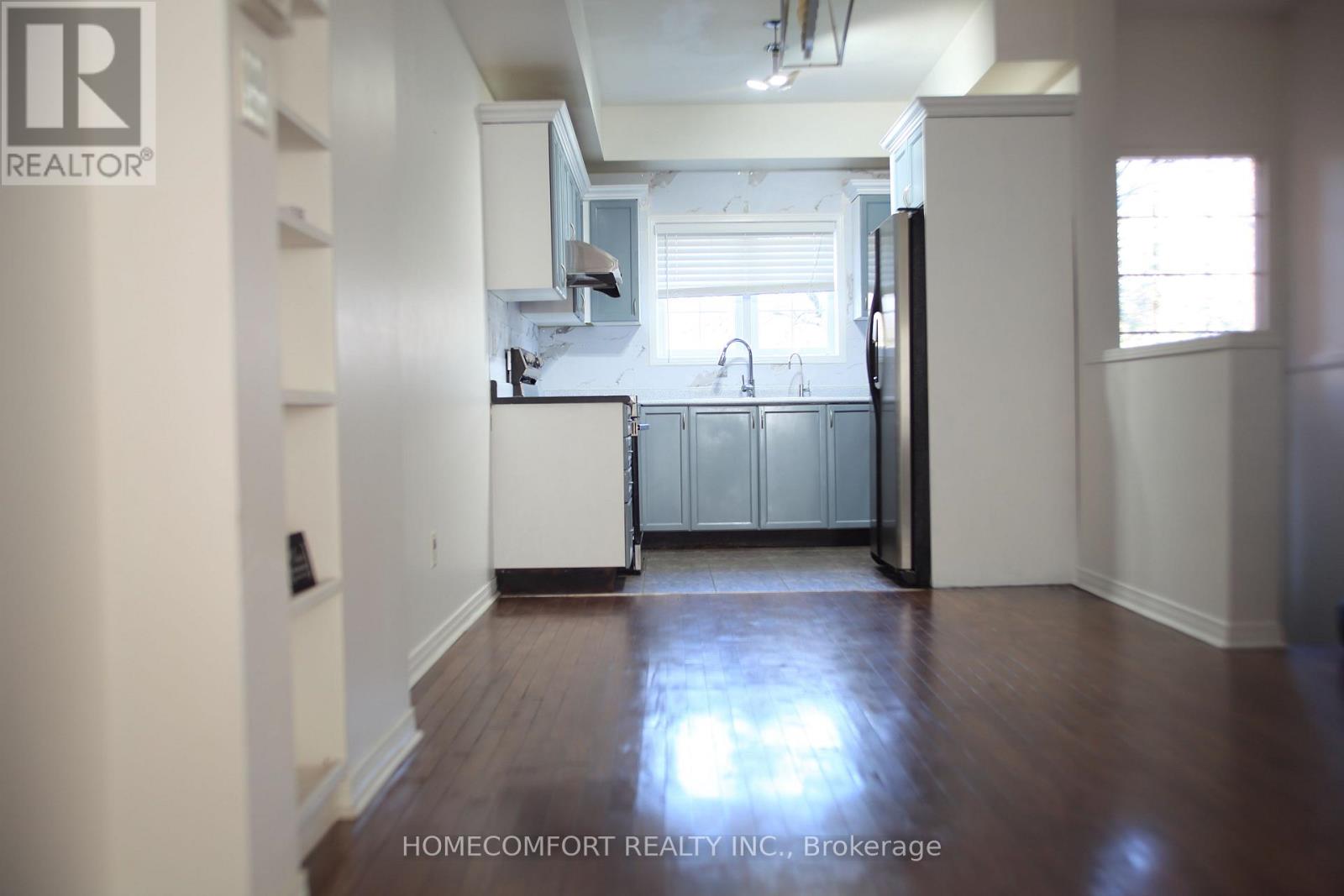 94 - 435 Hensall Circle, Mississauga, Ontario  L5A 4P1 - Photo 5 - W12570082