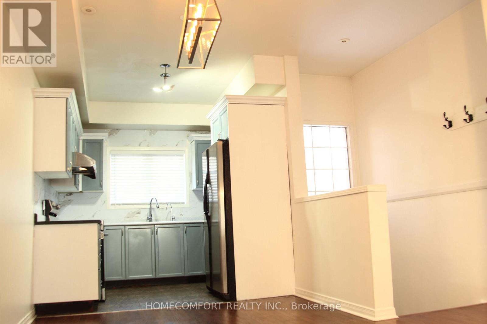 94 - 435 Hensall Circle, Mississauga, Ontario  L5A 4P1 - Photo 6 - W12570082