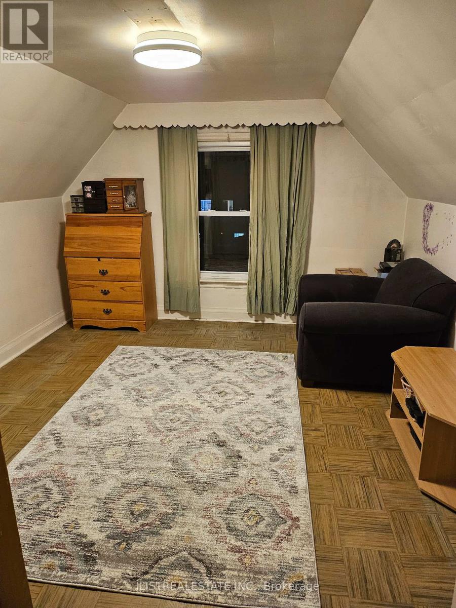 29 Holland Avenue, Toronto, Ontario  M4B 2C4 - Photo 12 - E12565336