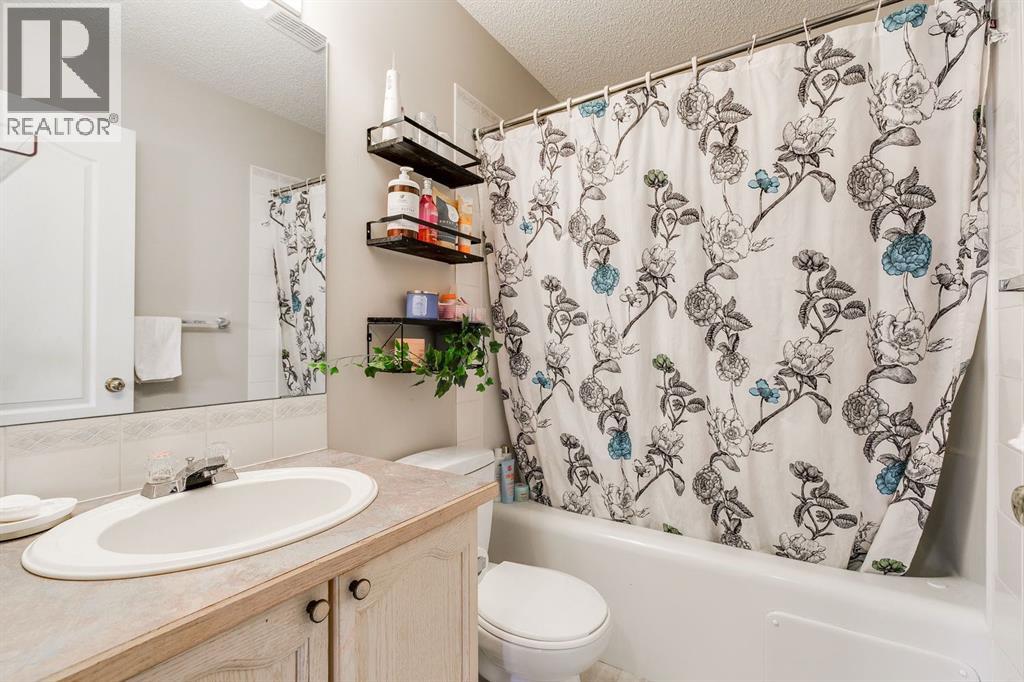 228 Woodhaven Drive, Okotoks, Alberta  T1S 1S7 - Photo 22 - A2270533