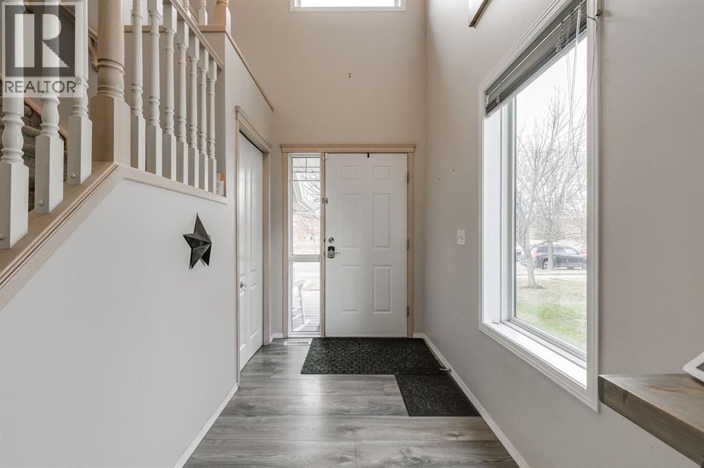 228 Woodhaven Drive, Okotoks, Alberta  T1S 1S7 - Photo 3 - A2270533