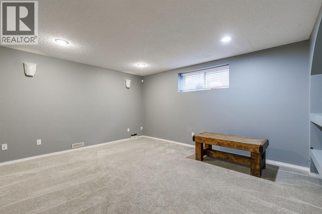 228 Woodhaven Drive, Okotoks, Alberta  T1S 1S7 - Photo 27 - A2270533