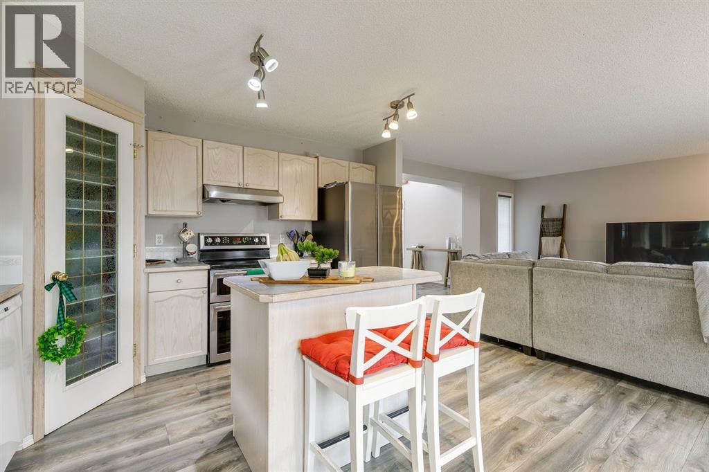 228 Woodhaven Drive, Okotoks, Alberta  T1S 1S7 - Photo 10 - A2270533