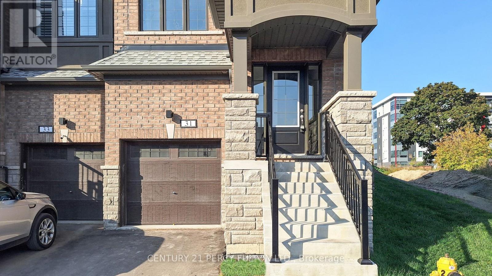 31 SELFRIDGE WAY, Whitby, Ontario