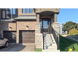 31 SELFRIDGE WAY, Whitby, Ontario