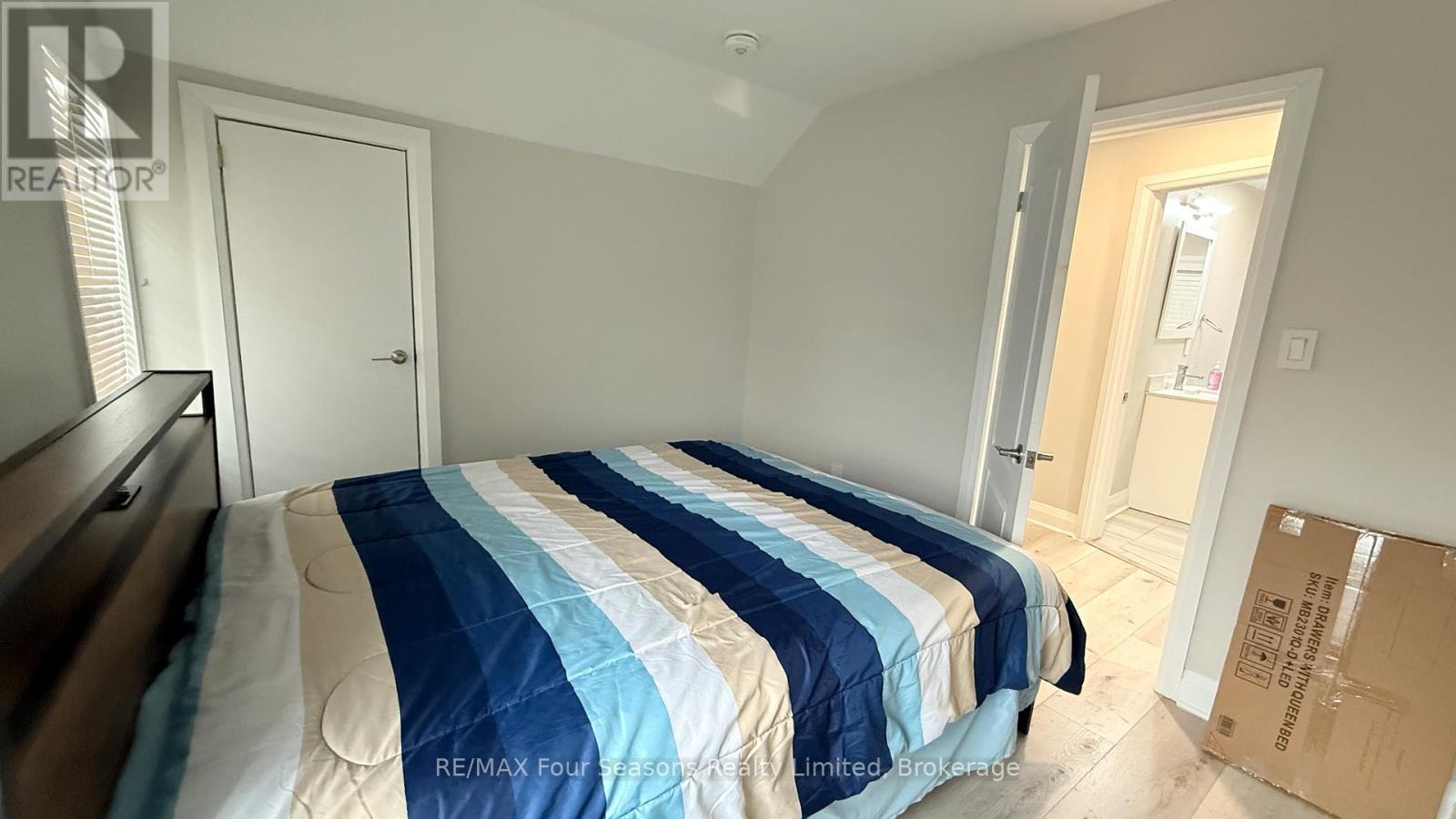 557 Catherine Street, Saugeen Shores, Ontario  N0H 2C1 - Photo 18 - X12144483