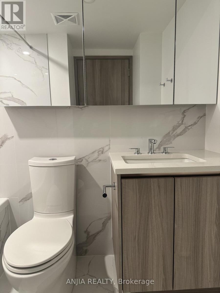 1910 - 1 Concord Cityplace Way, Toronto, Ontario  M5V 0X4 - Photo 14 - C12570110