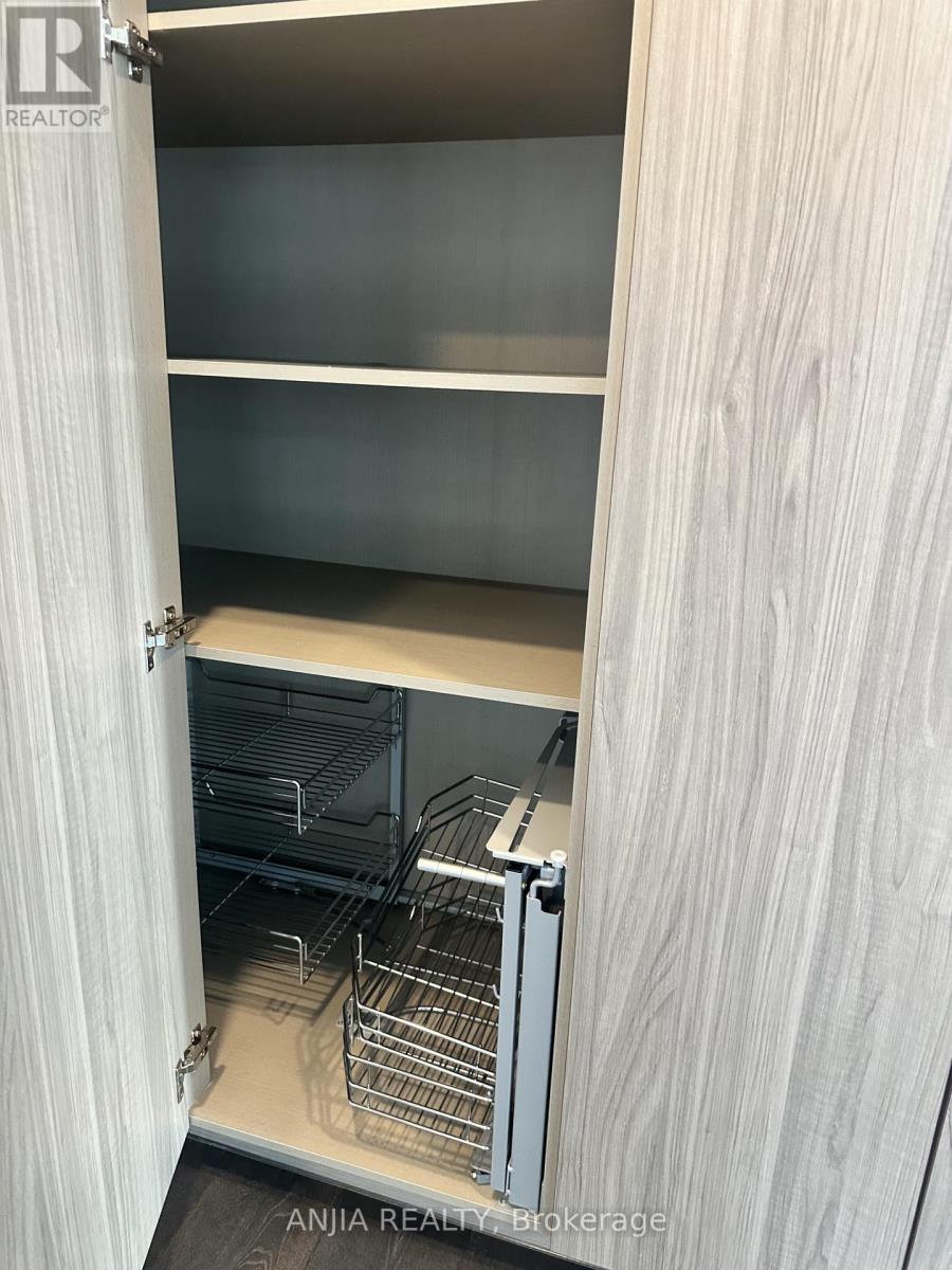 1910 - 1 Concord Cityplace Way, Toronto, Ontario  M5V 0X4 - Photo 4 - C12570110