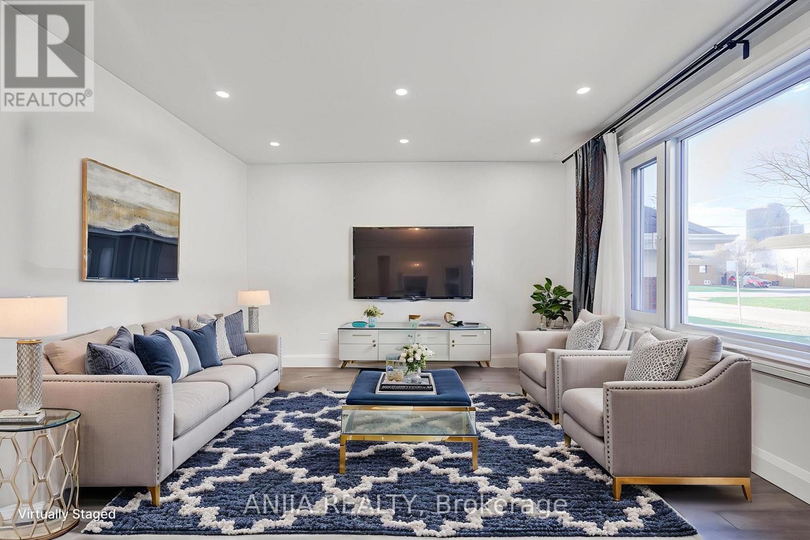 203 Van Dusen Boulevard, Toronto, Ontario  M8Z 3H7 - Photo 3 - W12570106