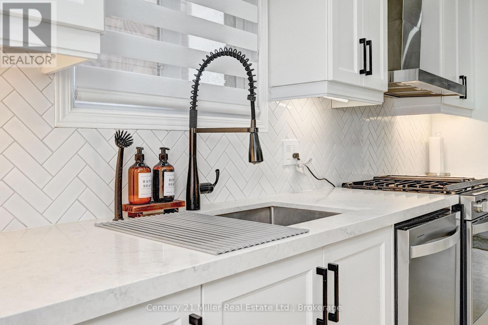 14 Bridlewreath Street, Kitchener, Ontario  N2E 3V5 - Photo 13 - X12570142