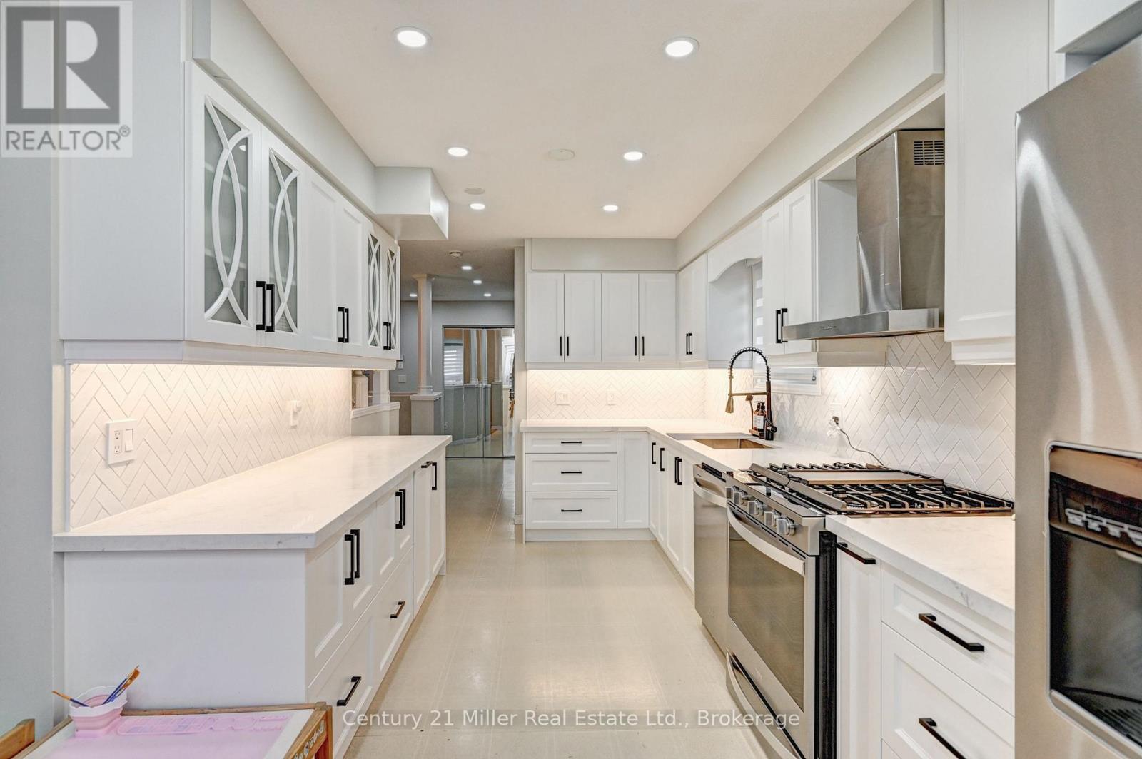 14 Bridlewreath Street, Kitchener, Ontario  N2E 3V5 - Photo 15 - X12570142