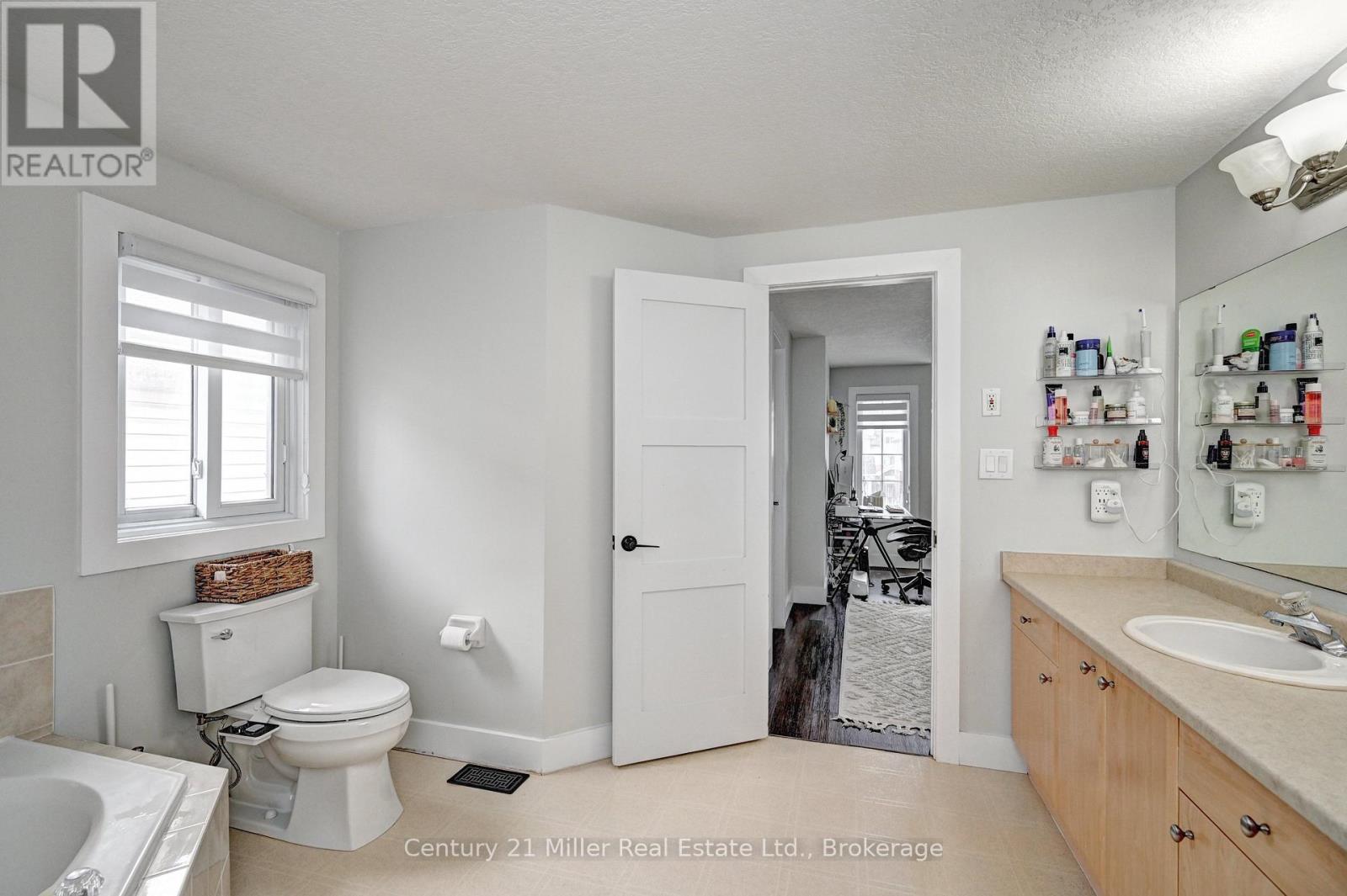 14 Bridlewreath Street, Kitchener, Ontario  N2E 3V5 - Photo 22 - X12570142