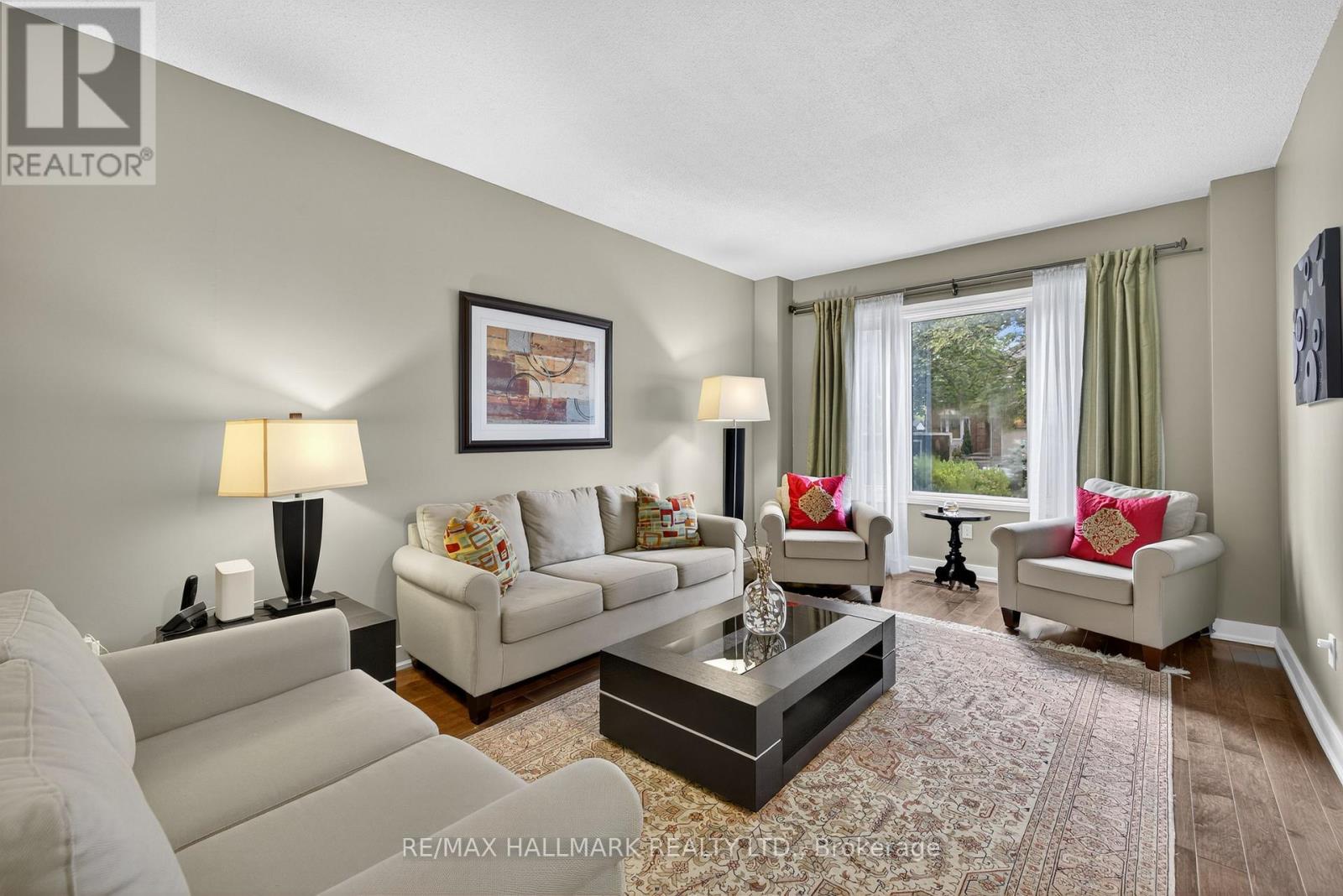 26 Stacey Crescent, Markham, Ontario  L3T 6Z4 - Photo 4 - N12460445