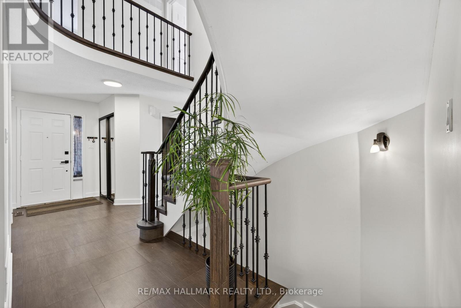 26 Stacey Crescent, Markham, Ontario  L3T 6Z4 - Photo 7 - N12460445