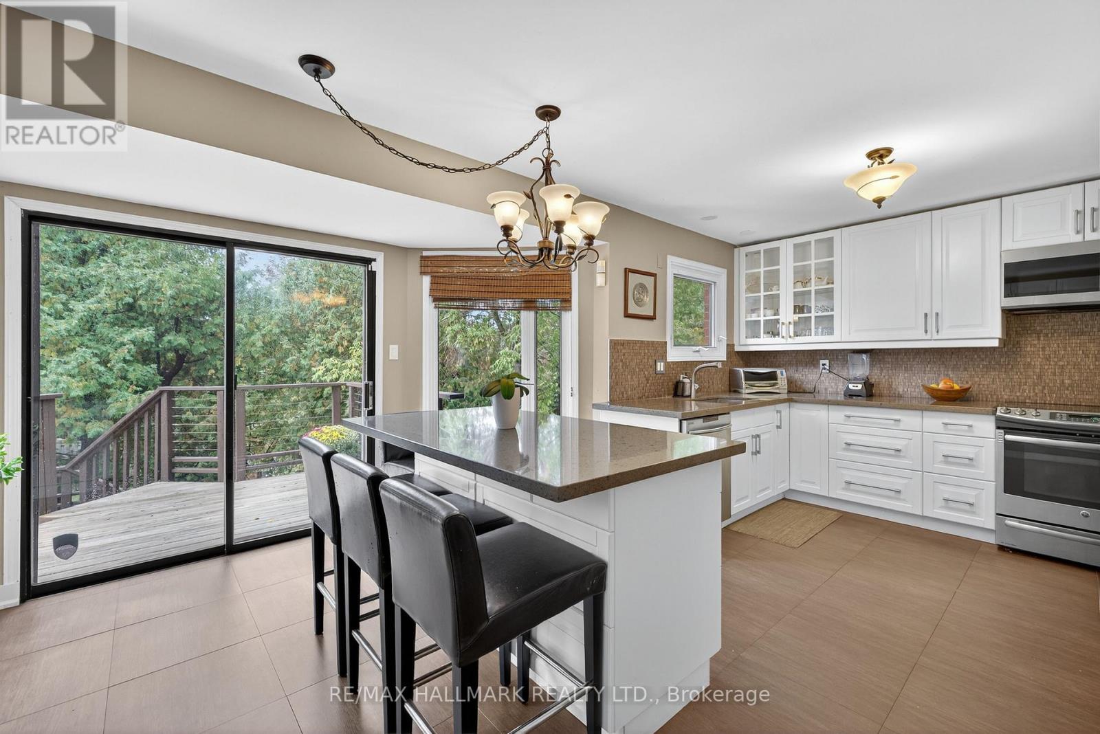 26 Stacey Crescent, Markham, Ontario  L3T 6Z4 - Photo 8 - N12460445