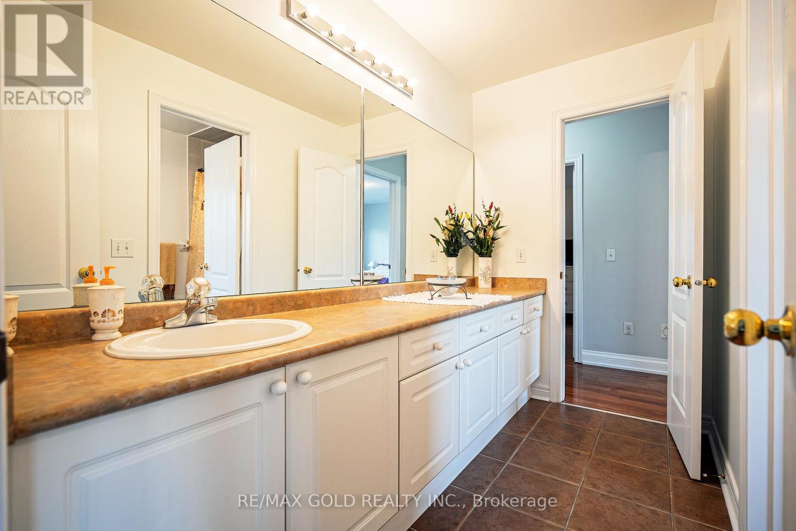 19 Rushbrook Drive, Brampton, Ontario  L6P 1E4 - Photo 24 - W12568562