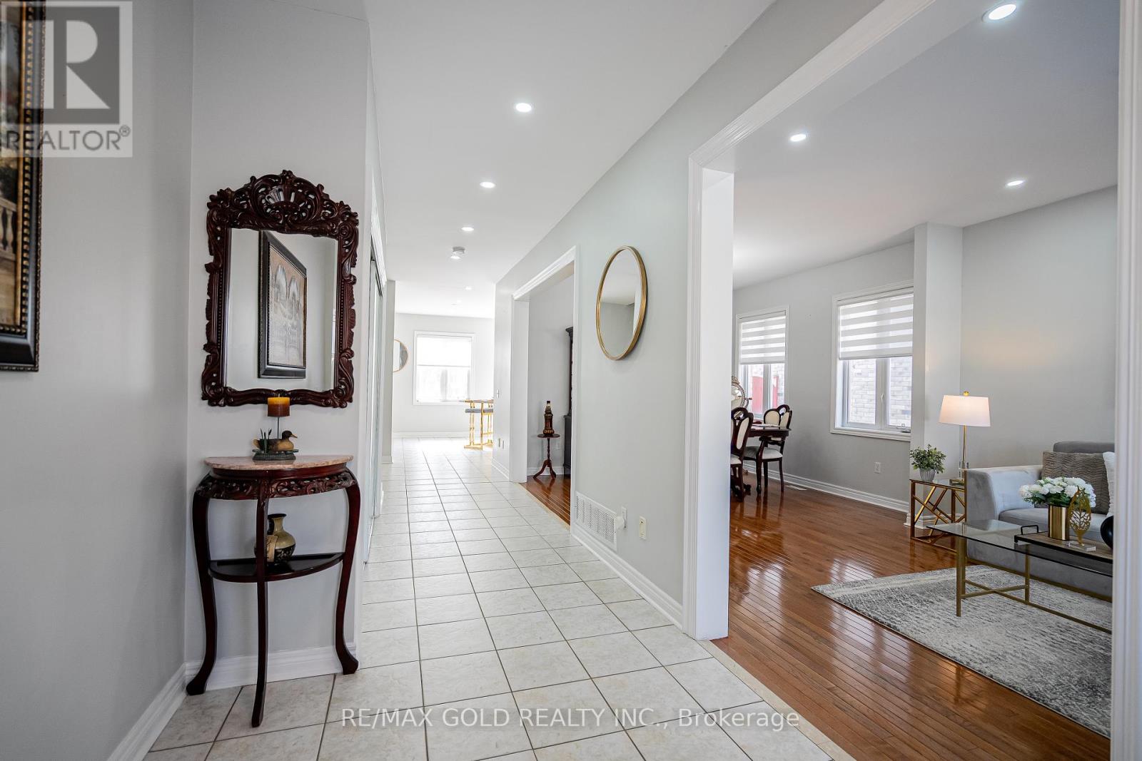 19 Rushbrook Drive, Brampton, Ontario  L6P 1E4 - Photo 5 - W12568562