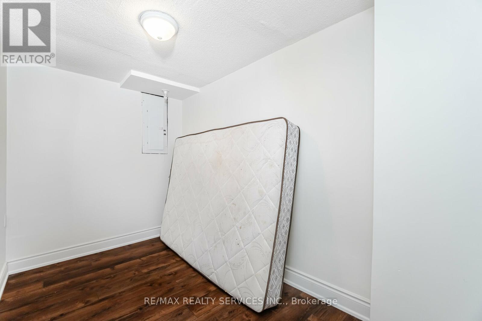 277 Centre Street N, Brampton, Ontario  L6V 2R3 - Photo 31 - W12569644