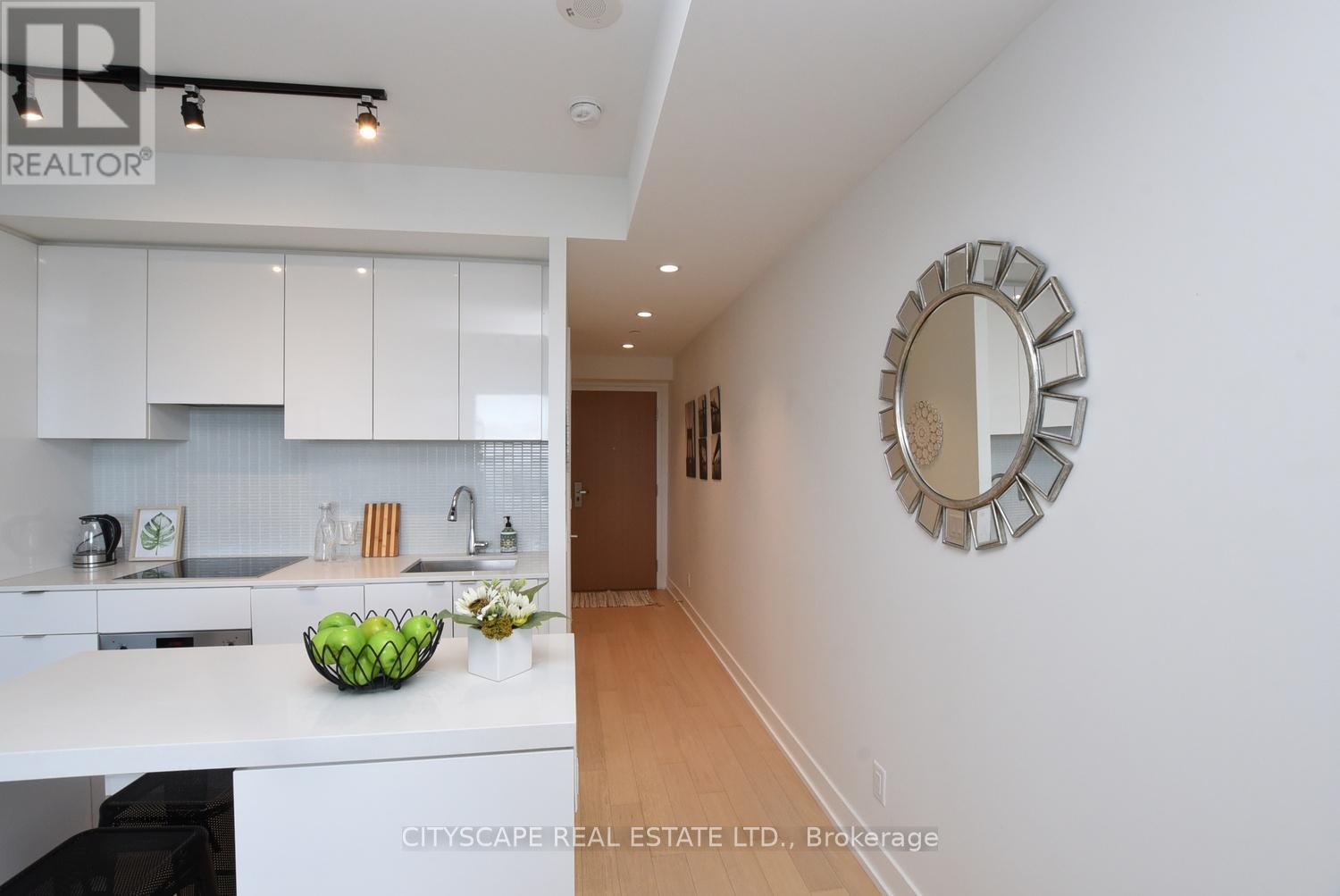 5712 - 7 Grenville Street, Toronto, Ontario  M4Y 0E9 - Photo 5 - C12549948