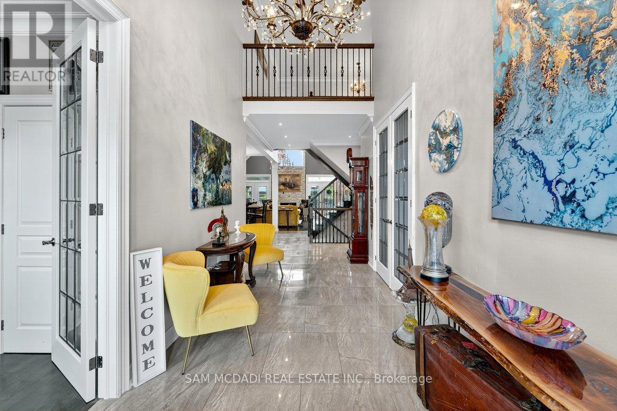 85 Hillcroft Drive, Hamilton, Ontario  L8J 3W9 - Photo 4 - X12406111