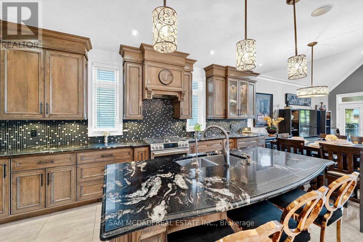 85 Hillcroft Drive, Hamilton, Ontario  L8J 3W9 - Photo 13 - X12406111