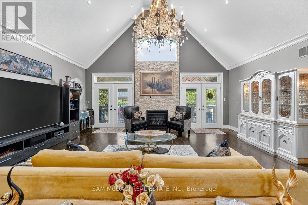 85 Hillcroft Drive, Hamilton, Ontario  L8J 3W9 - Photo 8 - X12406111