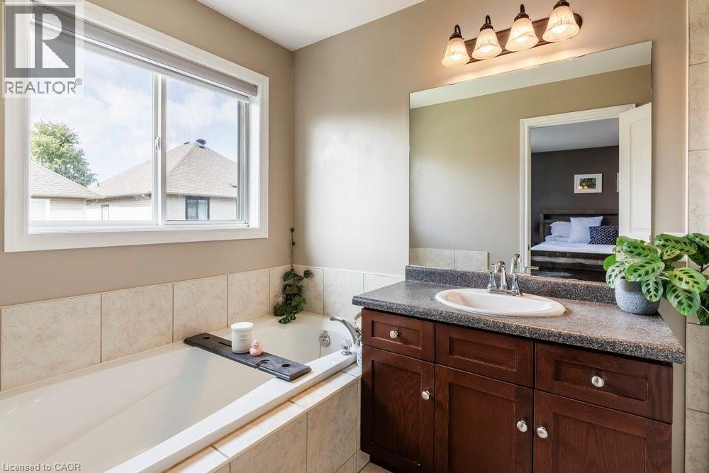 2350 Norland Drive, Burlington, Ontario  L7L 7E6 - Photo 17 - 40766465