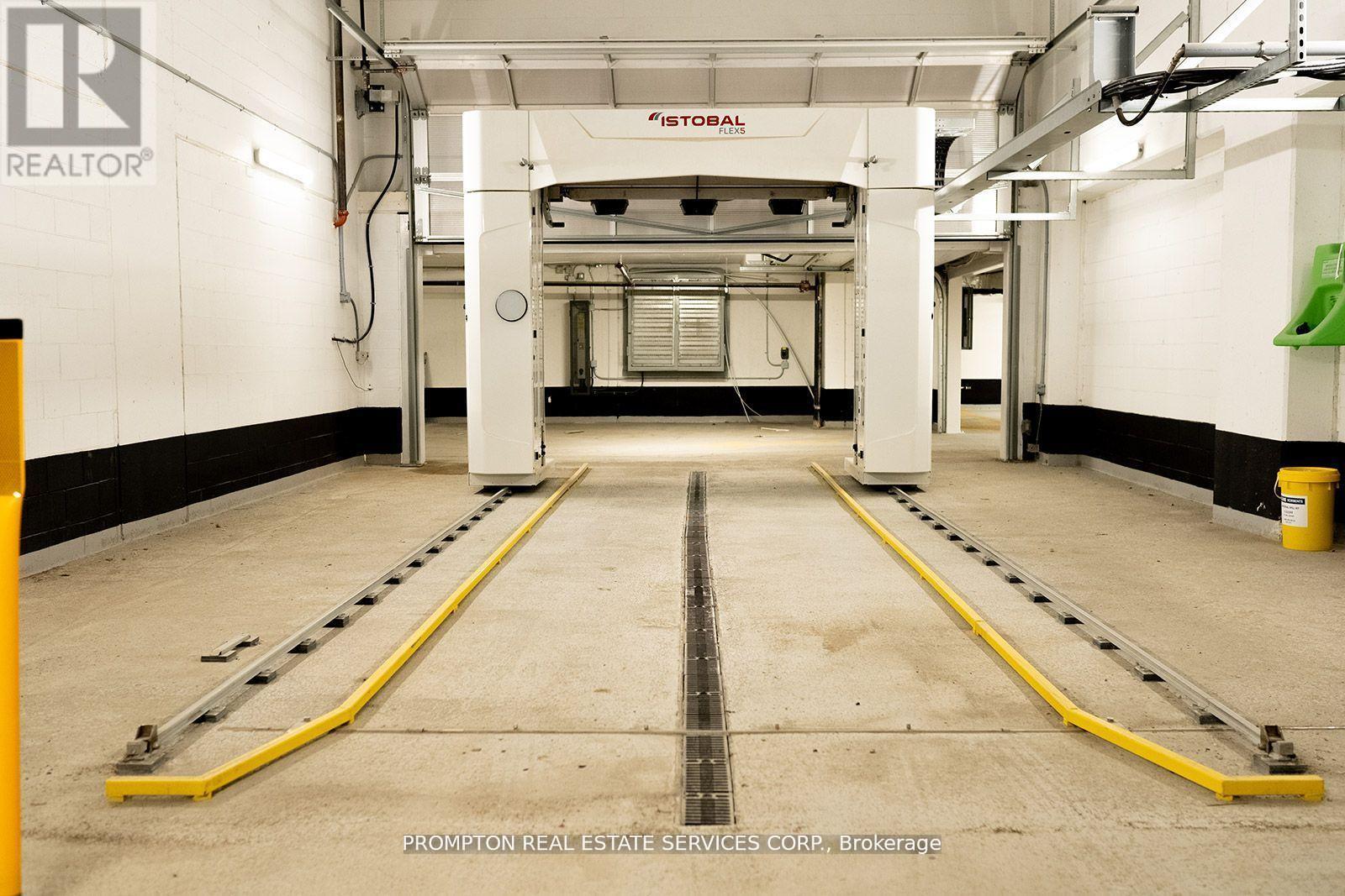 1901 - 95 Mcmahon Drive, Toronto, Ontario  M2K 0H1 - Photo 4 - C12570126