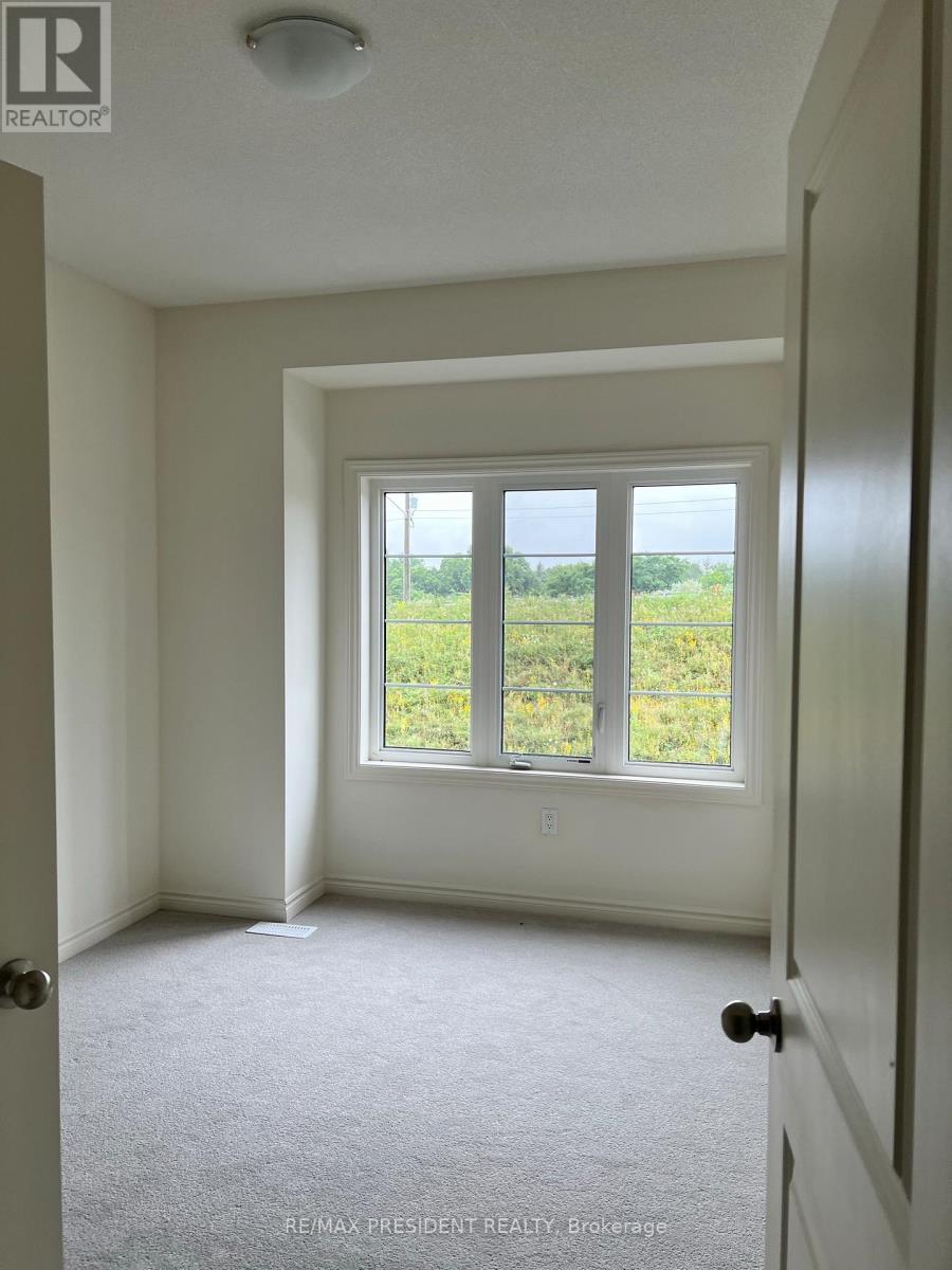 92 Ogston Crescent, Whitby, Ontario  L1P 0H2 - Photo 10 - E12570130