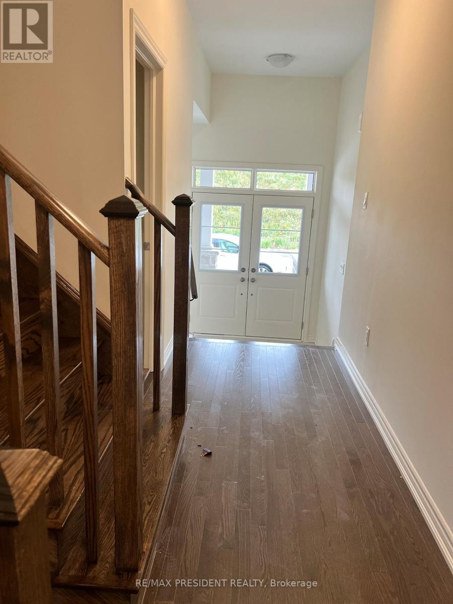 92 Ogston Crescent, Whitby, Ontario  L1P 0H2 - Photo 2 - E12570130