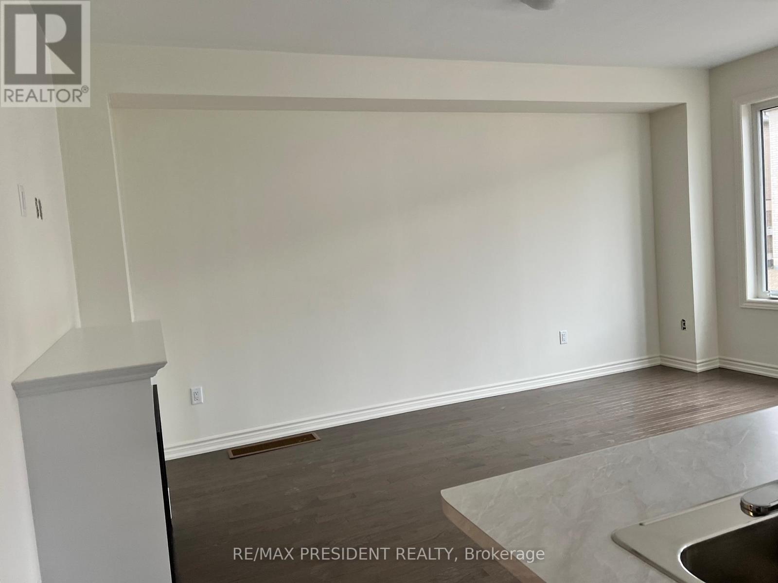 92 Ogston Crescent, Whitby, Ontario  L1P 0H2 - Photo 3 - E12570130