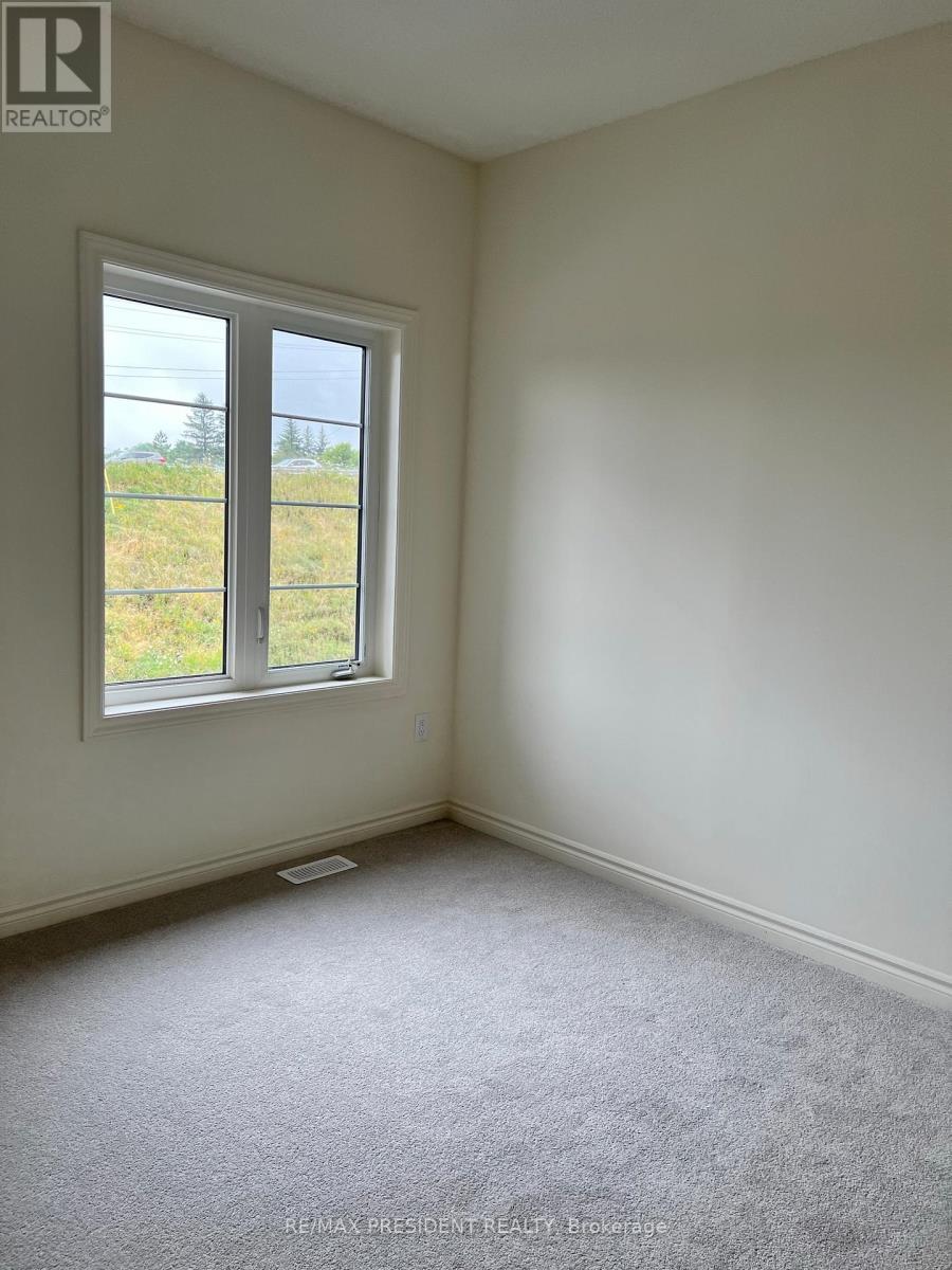 92 Ogston Crescent, Whitby, Ontario  L1P 0H2 - Photo 5 - E12570130