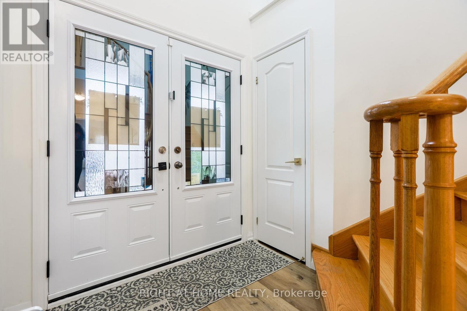 32 Eddington Place, Vaughan, Ontario L6A 3P6 - Photo 4 - N12537558