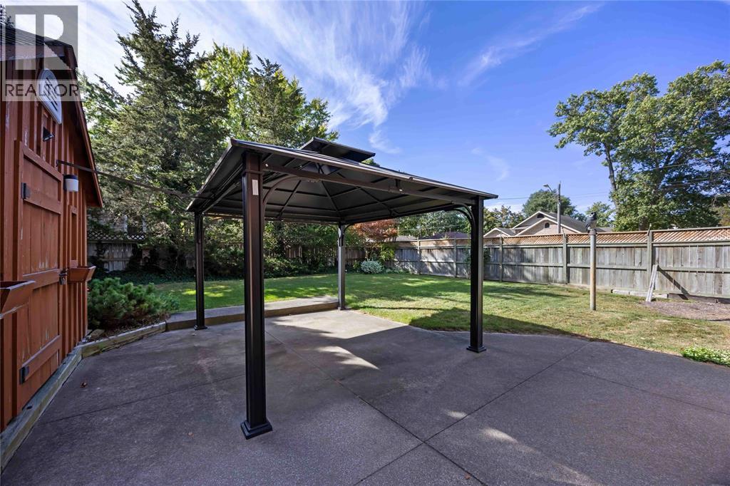 1311 Lakeshore Road, Sarnia, Ontario N7S 2L9 - Photo 42 - 25025308