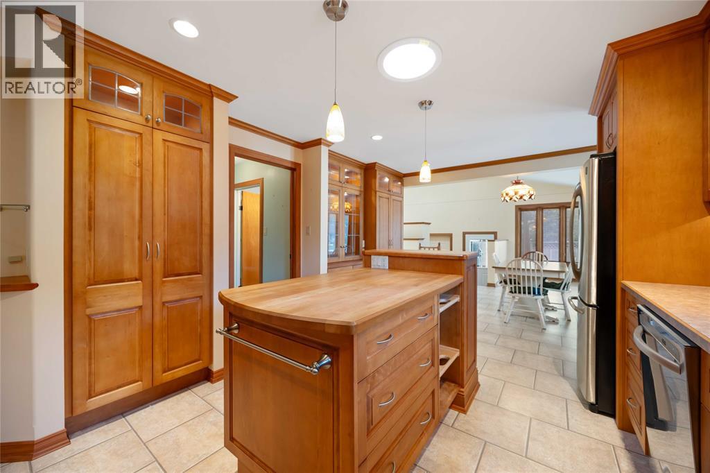 1311 Lakeshore Road, Sarnia, Ontario N7S 2L9 - Photo 13 - 25025308