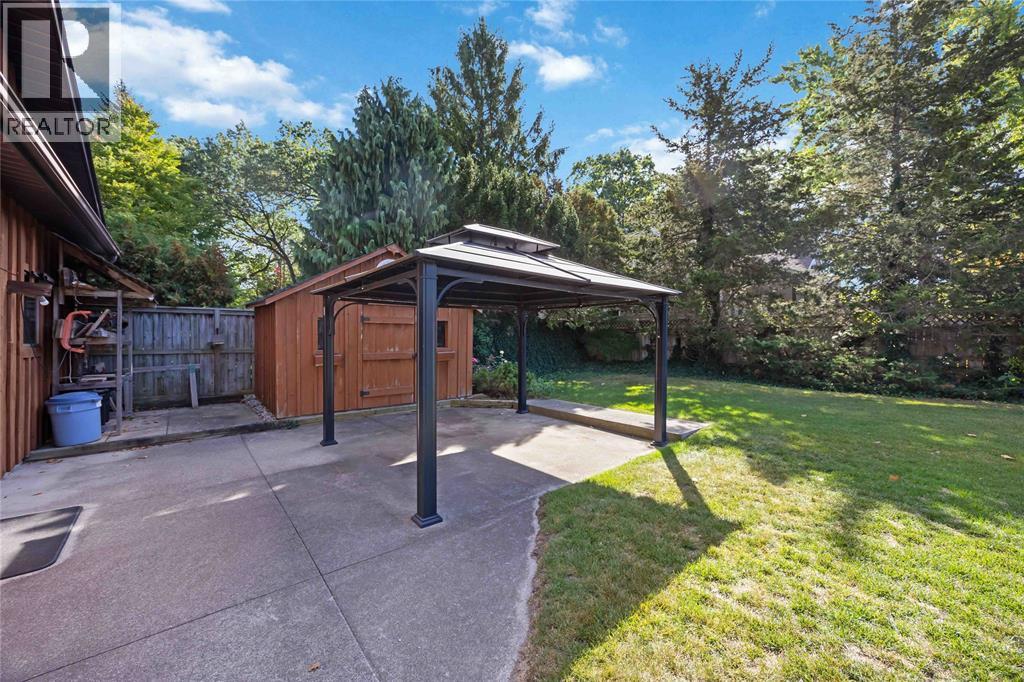 1311 Lakeshore Road, Sarnia, Ontario N7S 2L9 - Photo 43 - 25025308