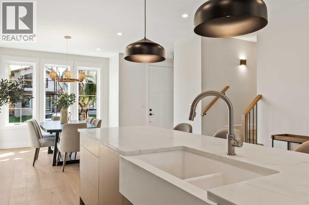 2015 34 Street Sw, Calgary, Alberta  T3E 2V9 - Photo 4 - A2260299