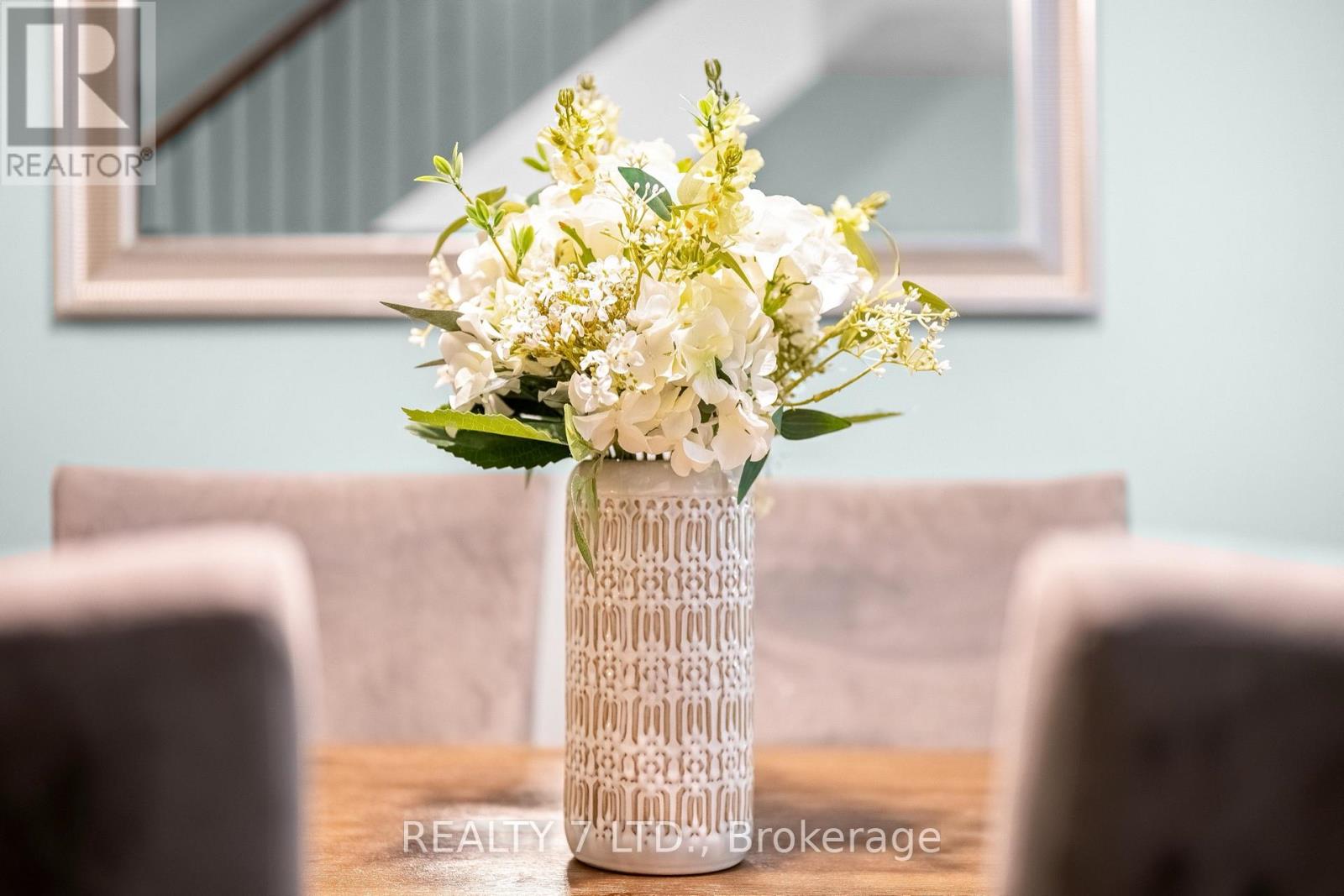 44 Furrow Lane, Toronto, Ontario  M8Z 0A3 - Photo 13 - W12570122