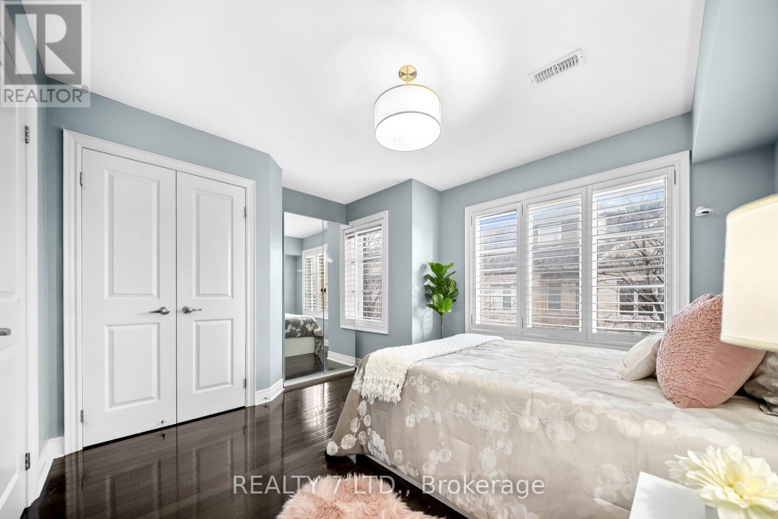 44 Furrow Lane, Toronto, Ontario  M8Z 0A3 - Photo 18 - W12570122