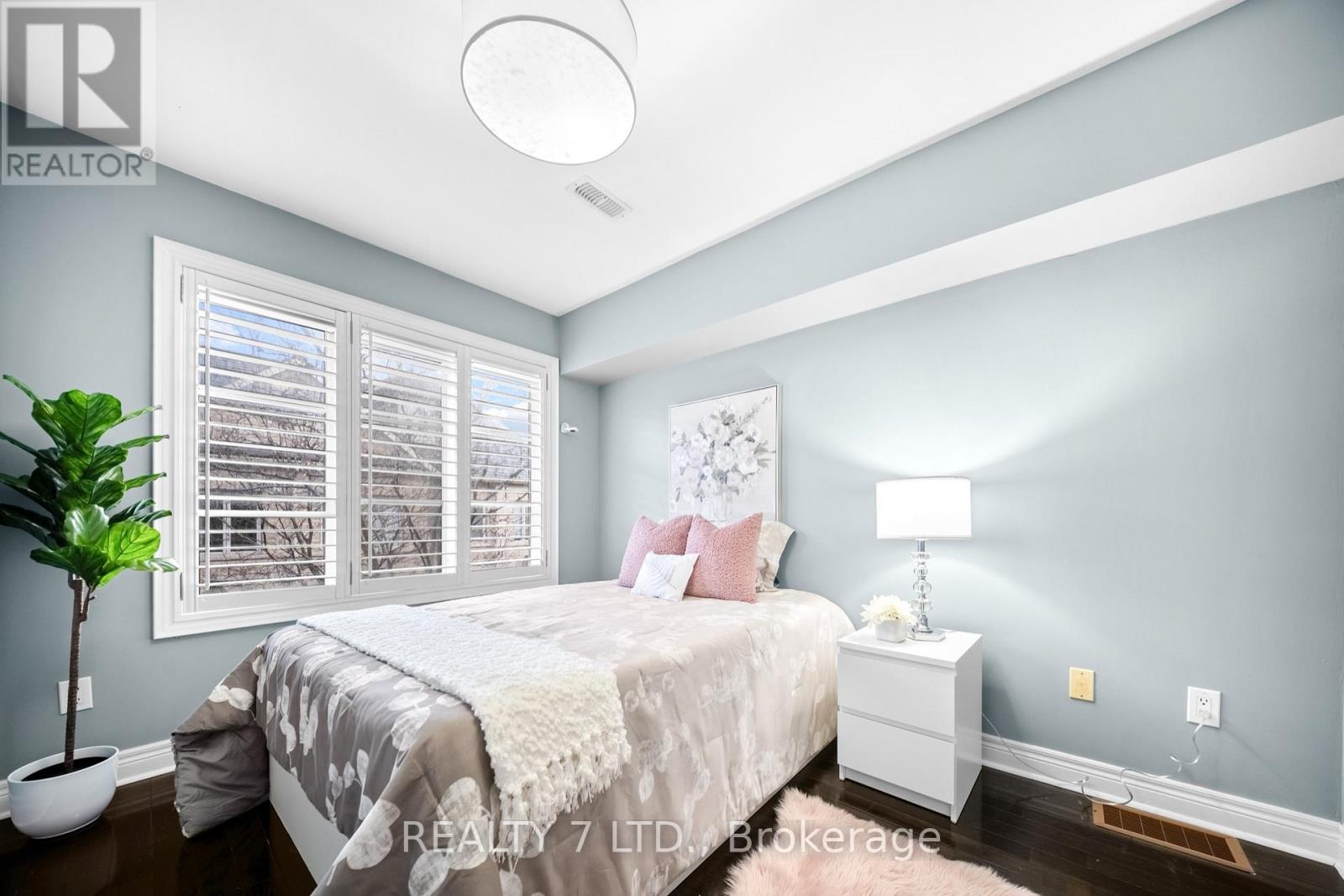 44 Furrow Lane, Toronto, Ontario  M8Z 0A3 - Photo 20 - W12570122