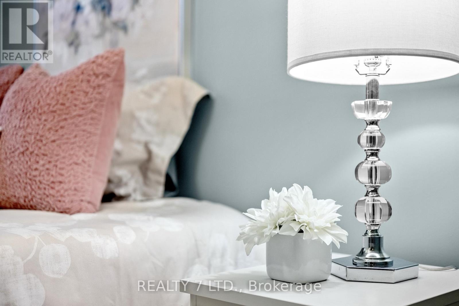 44 Furrow Lane, Toronto, Ontario  M8Z 0A3 - Photo 21 - W12570122